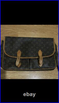 Authentic Louis Vuitton Gibeciere GM laptop bag or crossbody bag See photos