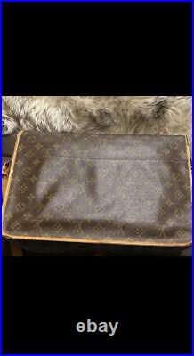 Authentic Louis Vuitton Gibeciere GM laptop bag or crossbody bag See photos